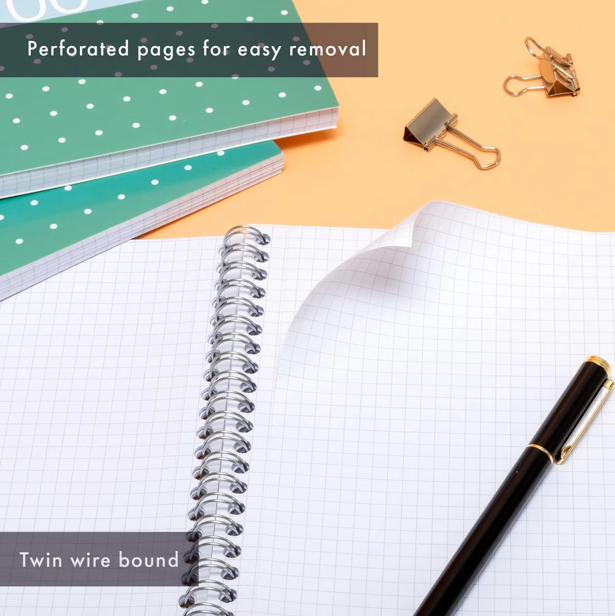 Pukka Pad, Cuaderno cuadriculado A5 Jotta Book paquete de 30 unidades – 21 x 14,9 cm - Cuaderno con espiral con cuadrados de 5 mm en papel blanco de 80 g/m² con bordes perforados para fácil extracción