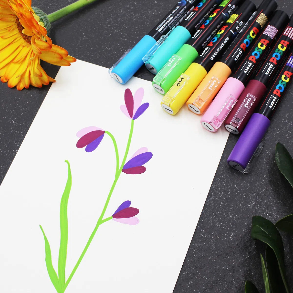 Posca Rotulador permanente a base de agua, multiuso en superficies, PC-1M, extrafino de 0,7 a 1,0 mm, juego de 8 en cartera de regalo, tonos primaverales