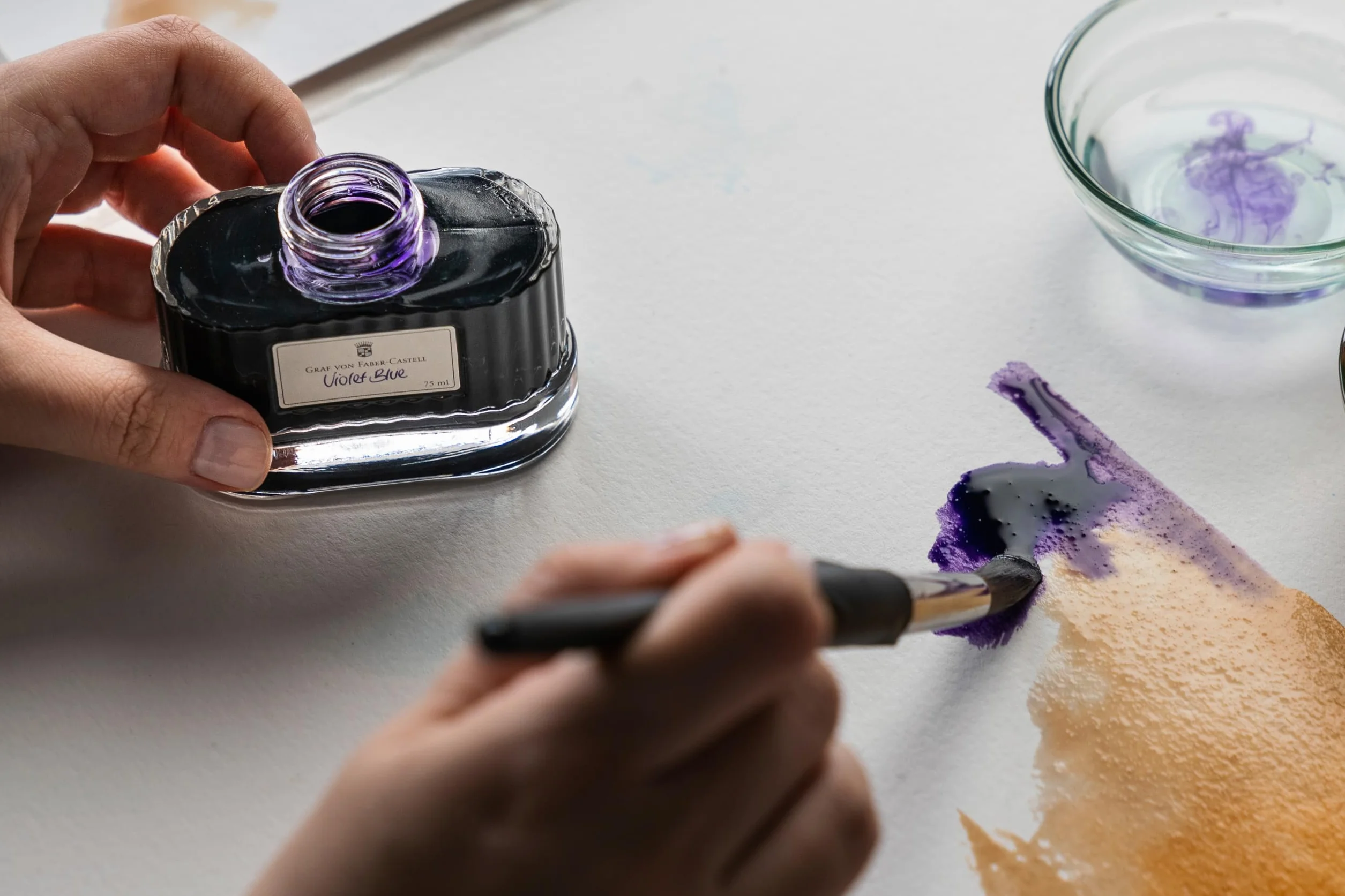 Graf von Faber-Castell - Bote de tinta para pluma, color granate