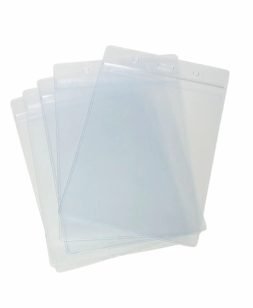 CKB Ltd Fundas para tarjetas de identificación Bolsillo transparente portador A6 vertical grande, bolsos de plástico 17,5 cm x 11,8cm capacidad para tamaño de la tarjeta 105 x 148 mm. (100 Piezas)
