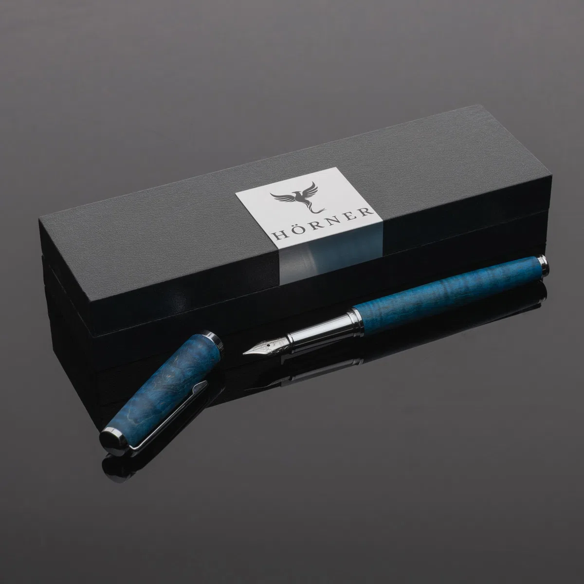 Hörner Primus Oceanus - Pluma estilográfica de madera azul océano, pluma de acero inoxidable, suave flujo de tinta, para cartuchos de tinta estándar, caja de regalo