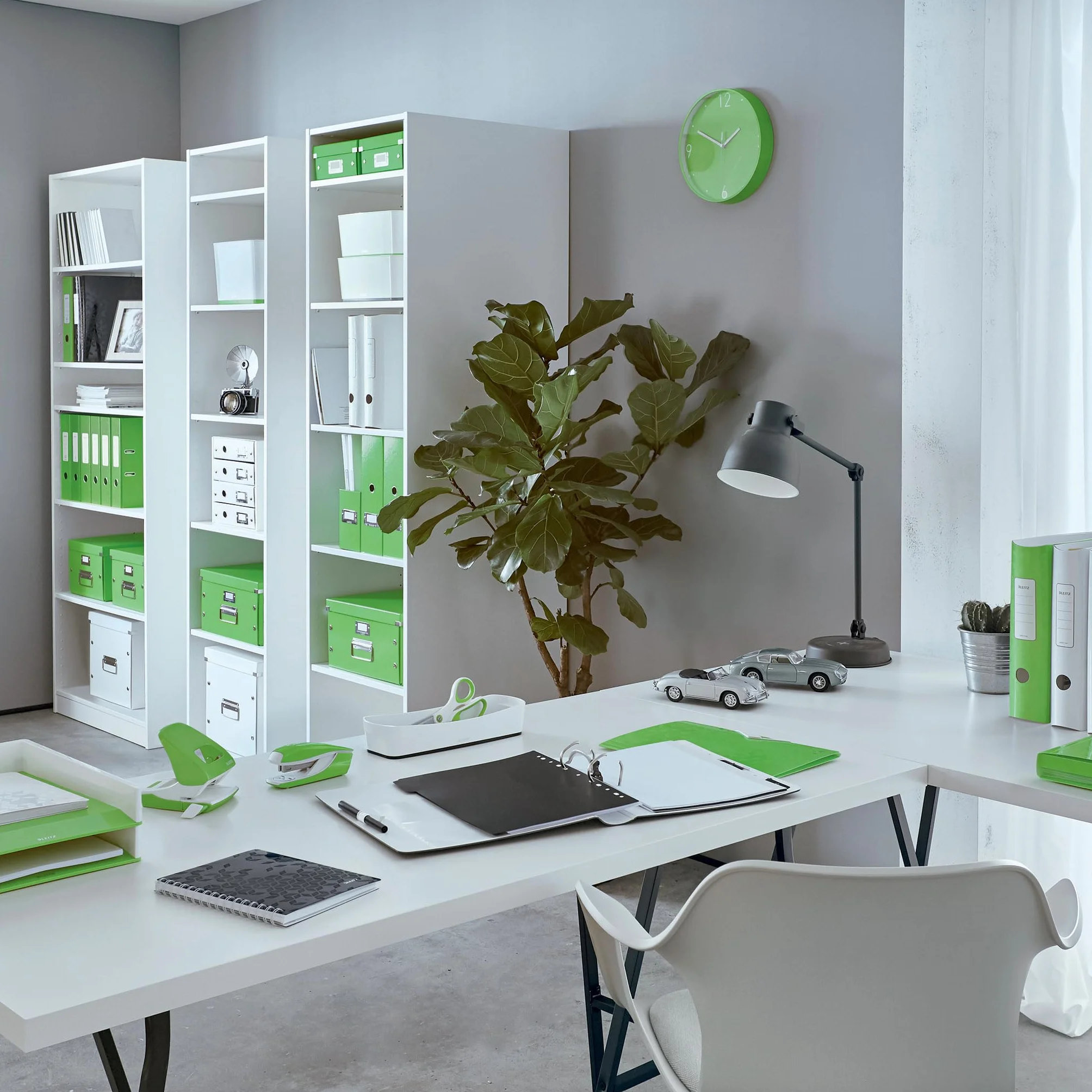 Leitz WOW 46320054 WOW - Carpeta con 40 fundas transparentes para 80 hojas, formato A4, 10 unidades, color verde