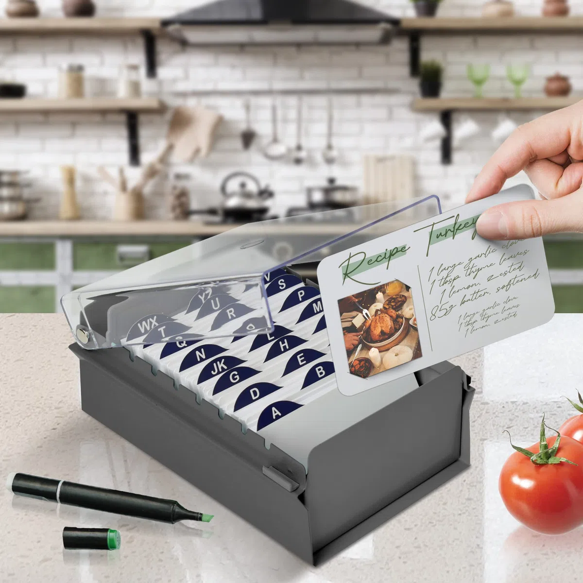 Acrimet Porta Tarjeta 3"x 5", Organizador de Fichas, Base de Metal Resistente (Incluye Índice AZ y un Divisor de Plastico) (Base Gris y Tapa de Plástico Transparente)