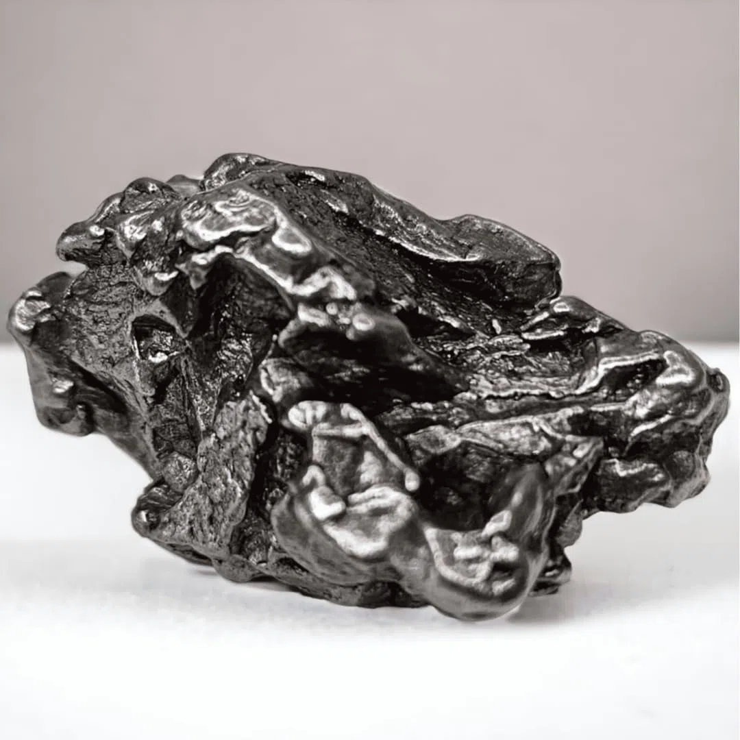 Meteorito Campo del Cielo – Meteorito de Hierro en Pantalla de Madera – Encontrado en 1576 – 4,5 mil millones de años – Regalo para coleccionistas & Aficionados al espacio