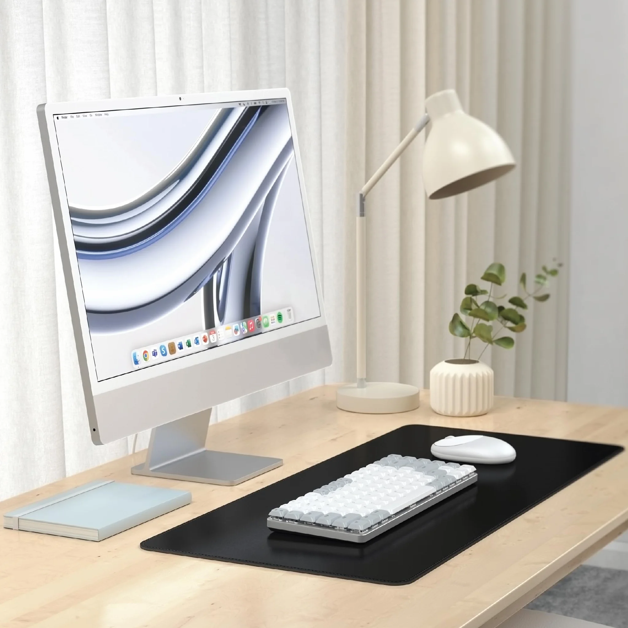 SATECHI Alfombrilla de Ratón XXL 68 x 32 cm, Alfombrilla de Escritorio Grande y Elegante para Oficina, Gaming y Hogar, Resistente a Arañazos, Material Premium PU – Negro