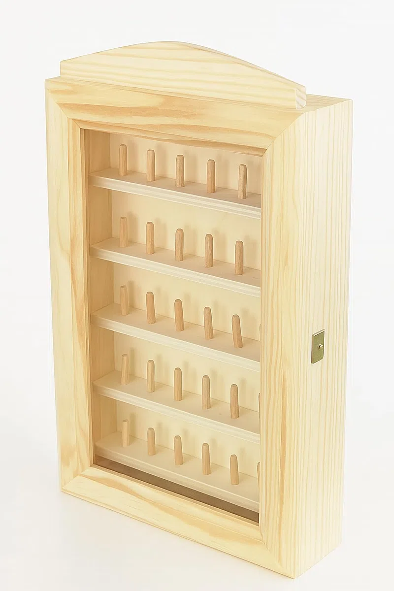 GRECA Vitrina Colecciones dedales. para 35 Unidades (7 dedales * 5 baldas). Medidas: (Ancho/Fondo*Alto): 23 * 6.5 * 40 cms. En Madera de Pino y chopo Crudo.