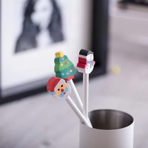 DISOK - Lote de 100 Lápices Madera con Goma Borrador Incluida de Navidad - Regalos y Detalles Baratos Infantiles Niños Navidad. Lapiceros para Navidad.