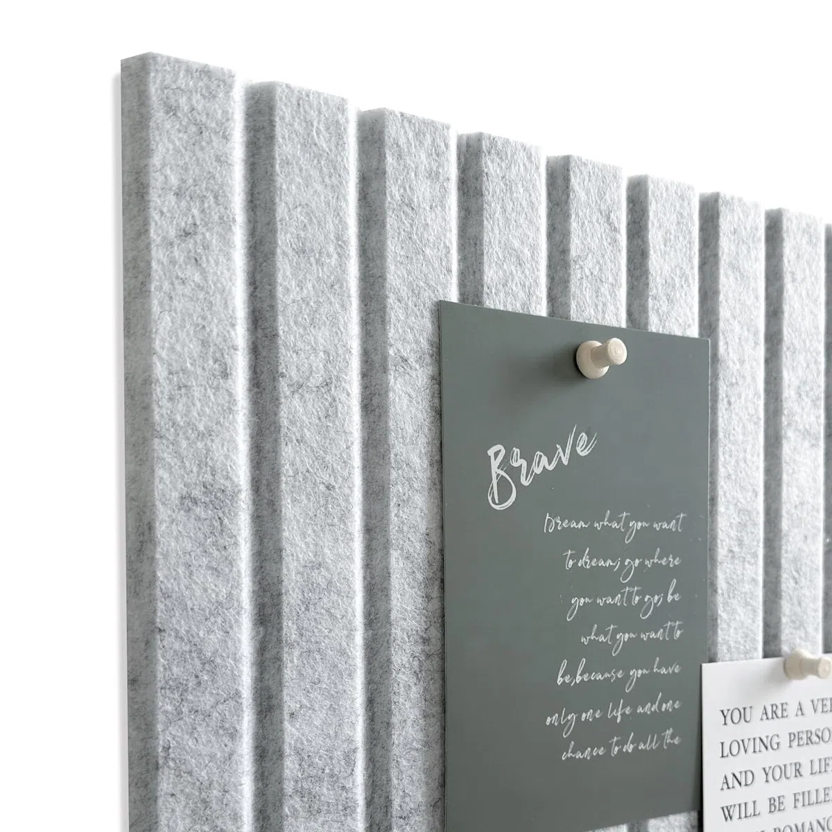 Alternativa al tablero de corcho con 30 chinchetas, 11.8 x 11.8 pulgadas, paquete de 8 azulejos de pared de fieltro para pegar notas fotográficas, póster, tablón de anuncios grande para decoración de
