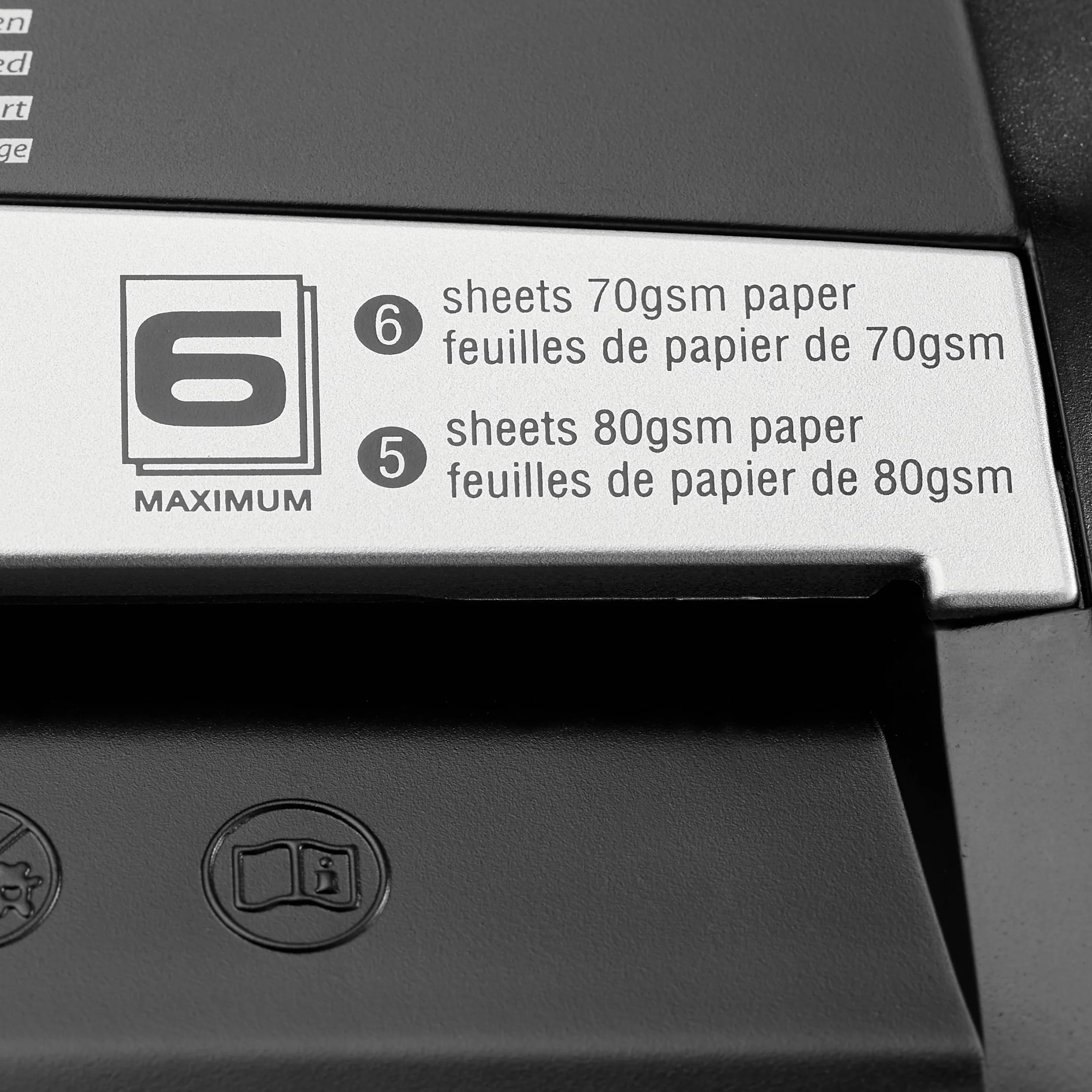 Amazon Basics Destructora de papel y tarjetas de crédito con recipiente separable, corte cruzado, capacidad de 5-6 hojas, Negro