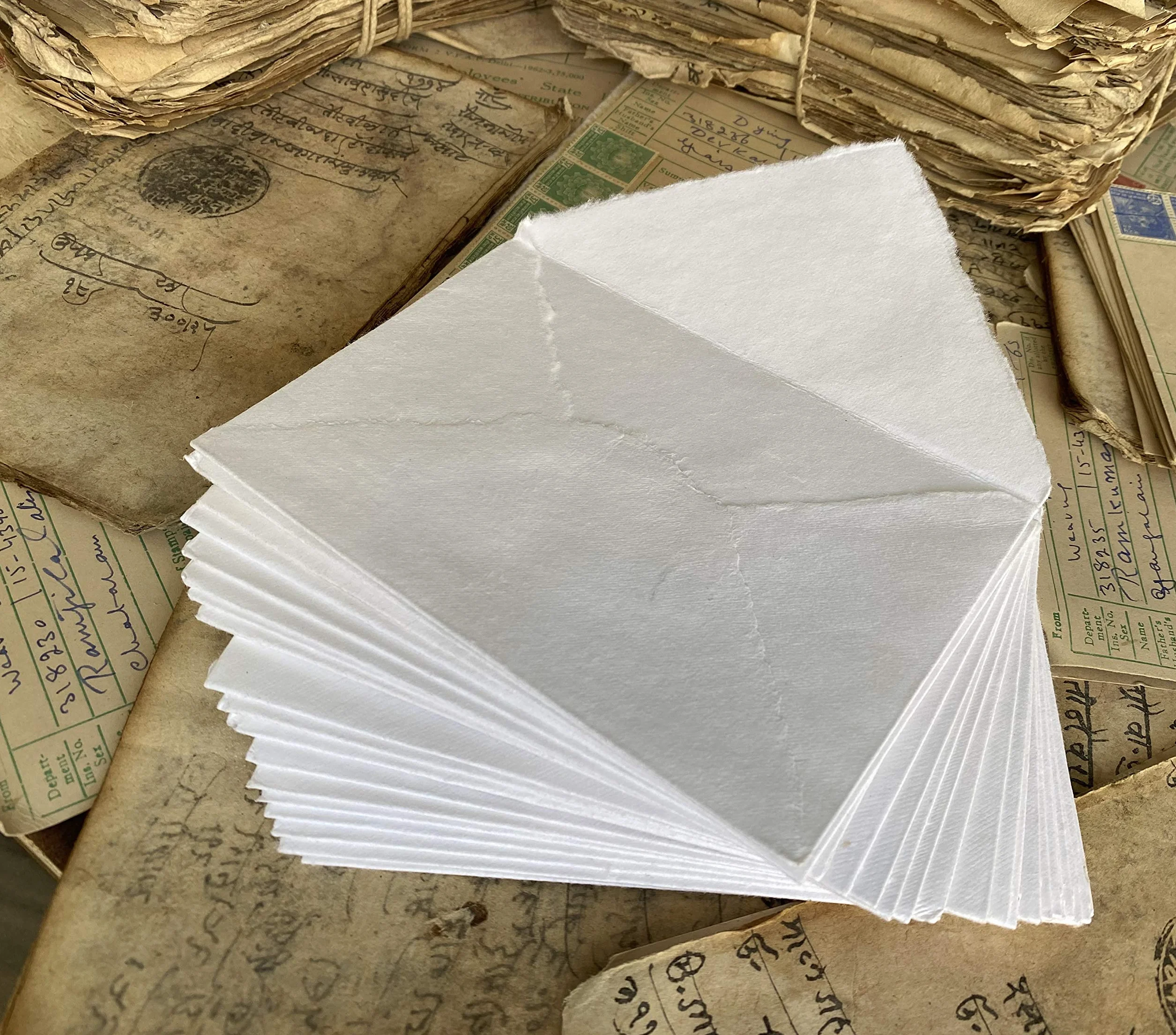 Wanderings Sobre Hecho a Mano con Borde Desgarrado Rosa - 4,25x6,25" / 11x16 cm - Paquete de 25 Prensadas en Frío - Anuncios, Invitaciones de Boda, Tarjetas de Felicitación, Manualidades - 150 GSM