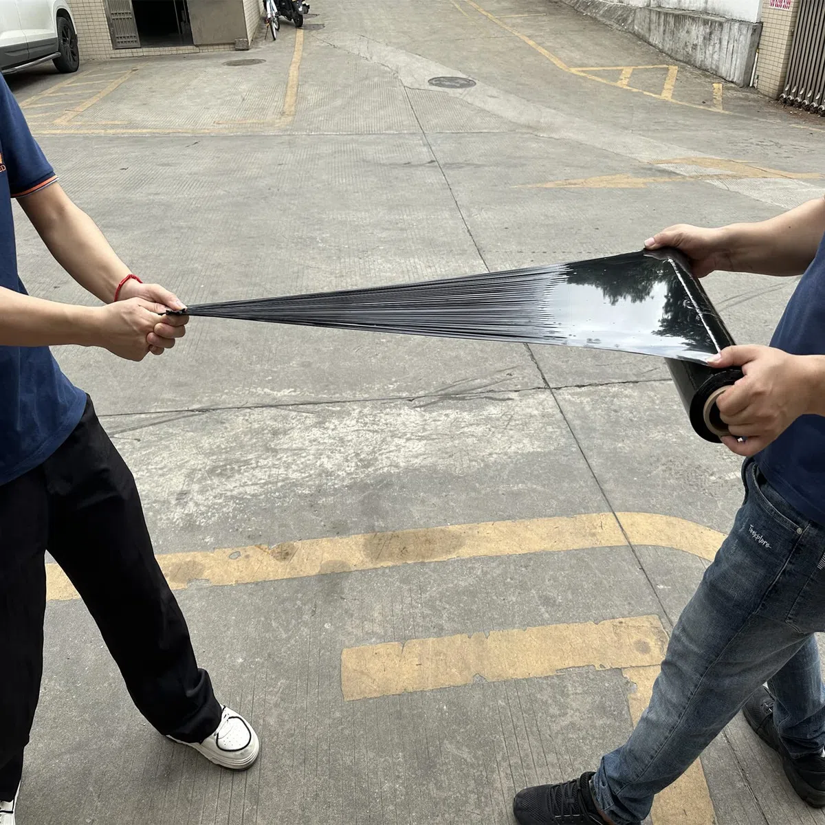 Lote de 2 películas elásticas negras, película de embalaje de plástico, 250 m x 400 mm x 18 m, estirable película con mango de rodamiento de plástico, para embalaje y mudanza, CHUANGSEED (2)