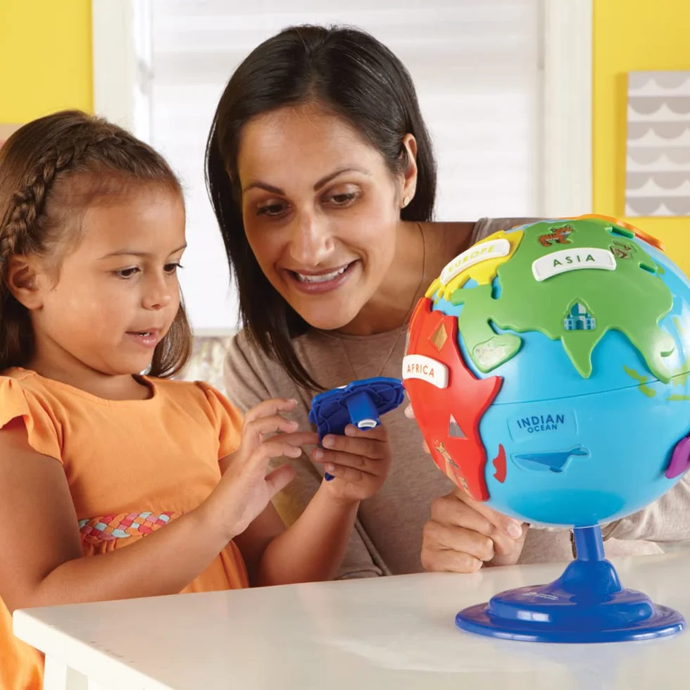 Learning Resources Globo Terráqueo Infantil – Puzle Interactivo Montessori – Desde 3 Años – 6 Continentes Extraíbles + Bola Giratoria de 20 cm
