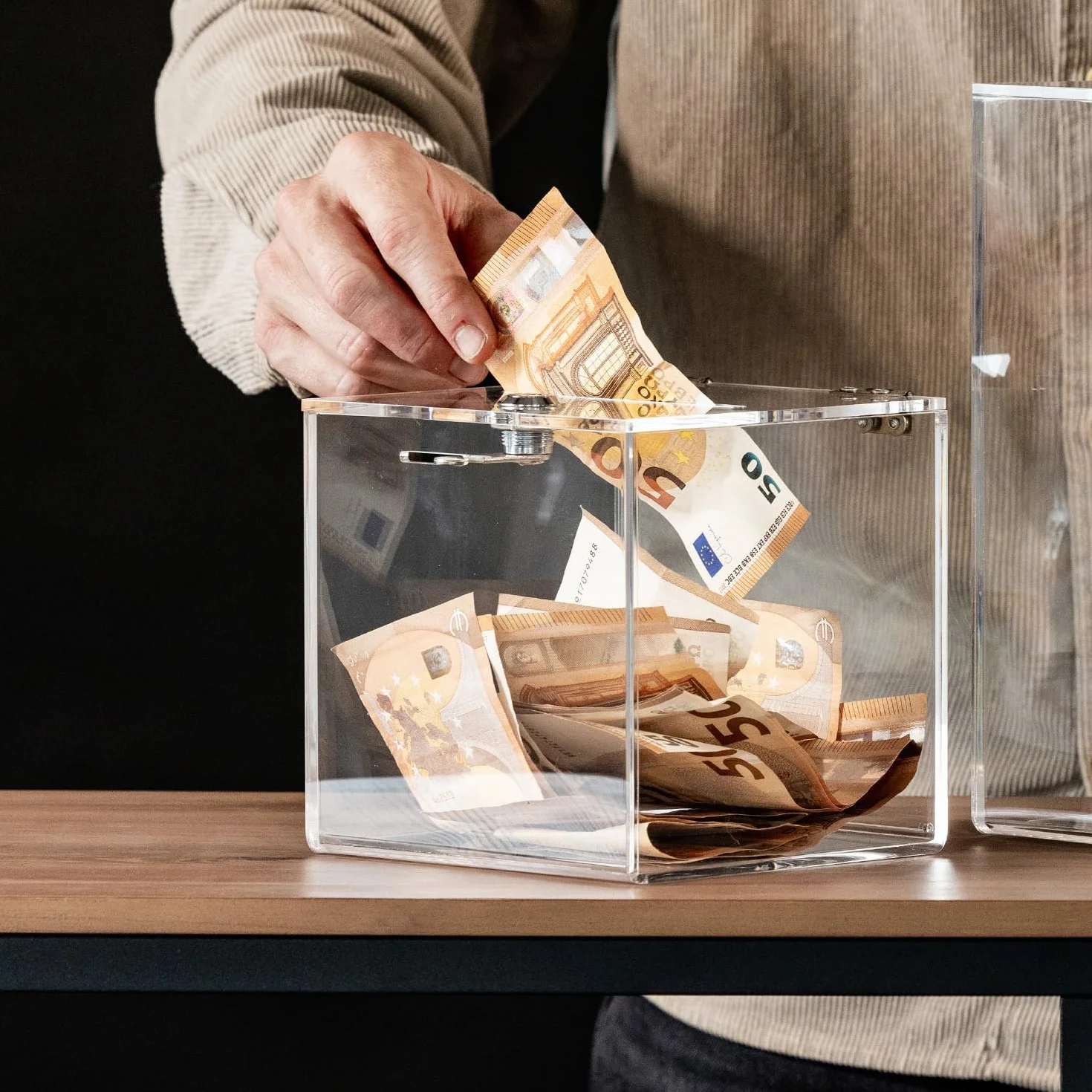 HMF 46919 Caja de donación de acrílico con cerradura | 15 x 15 x 15 cm | DIN A6 | Transparente