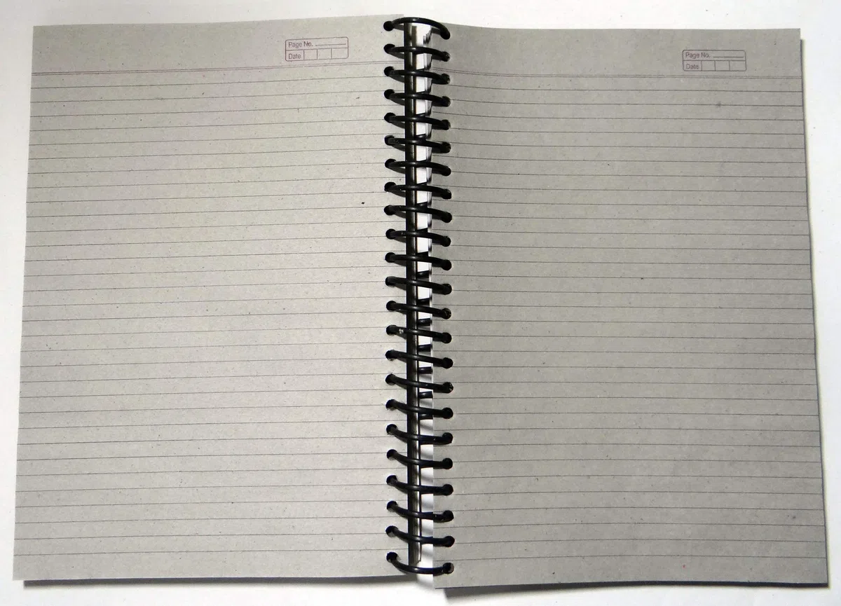 amblitz Cuaderno de espiral rugosa | 500 páginas | Paquete de 4 cuadernos | Tamaño A4 | Rayado de una sola línea | Cuaderno de práctica estudiantil |