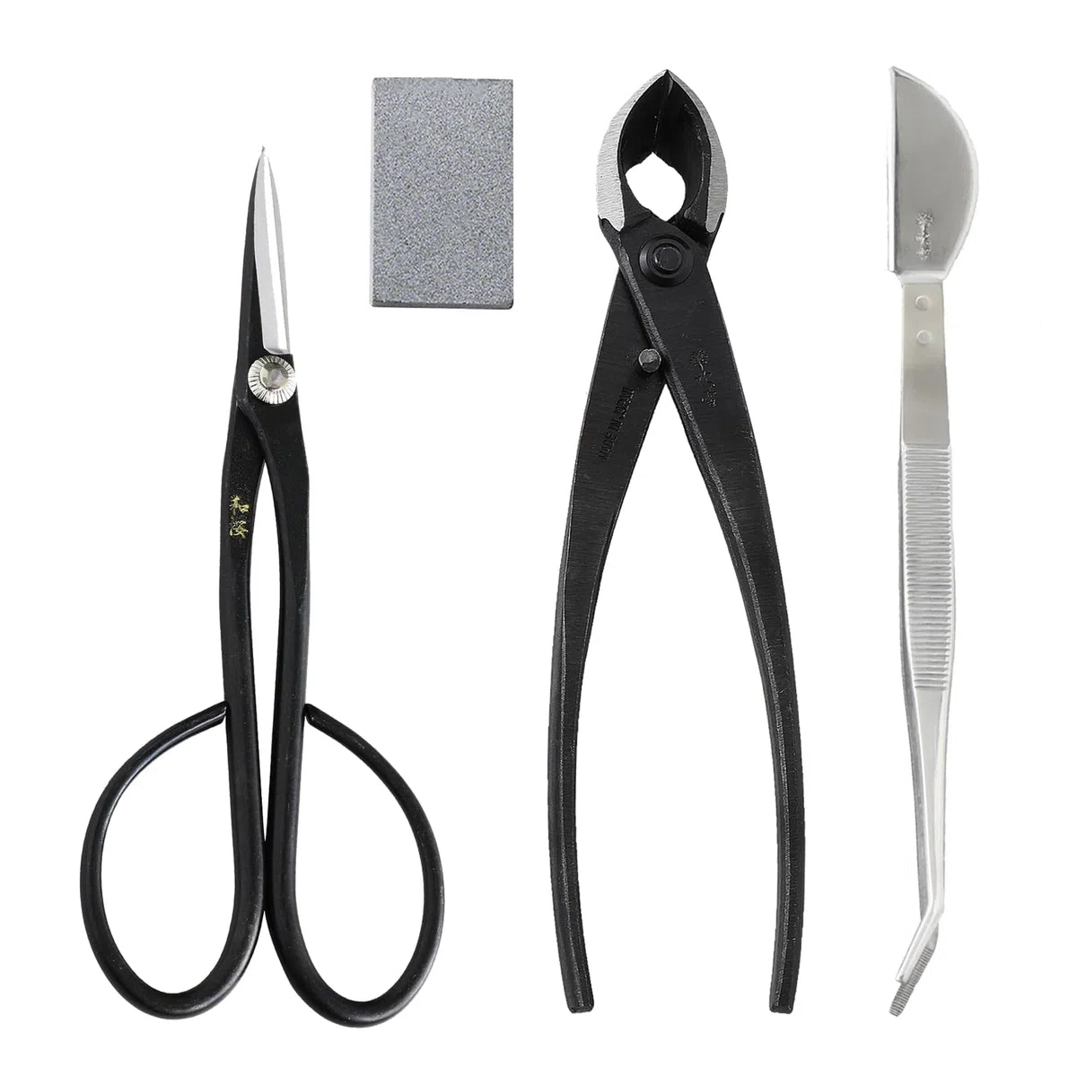 Wazakura Kit Esencial de Herramientas para Bonsái de 4 Piezas Hecho en Japón - Tijeras Satsuki de Acero Yasugi (180mm) + Cortador Cóncavo (200mm) + Pinzas de Acero Inoxidable + Borrador de Savia