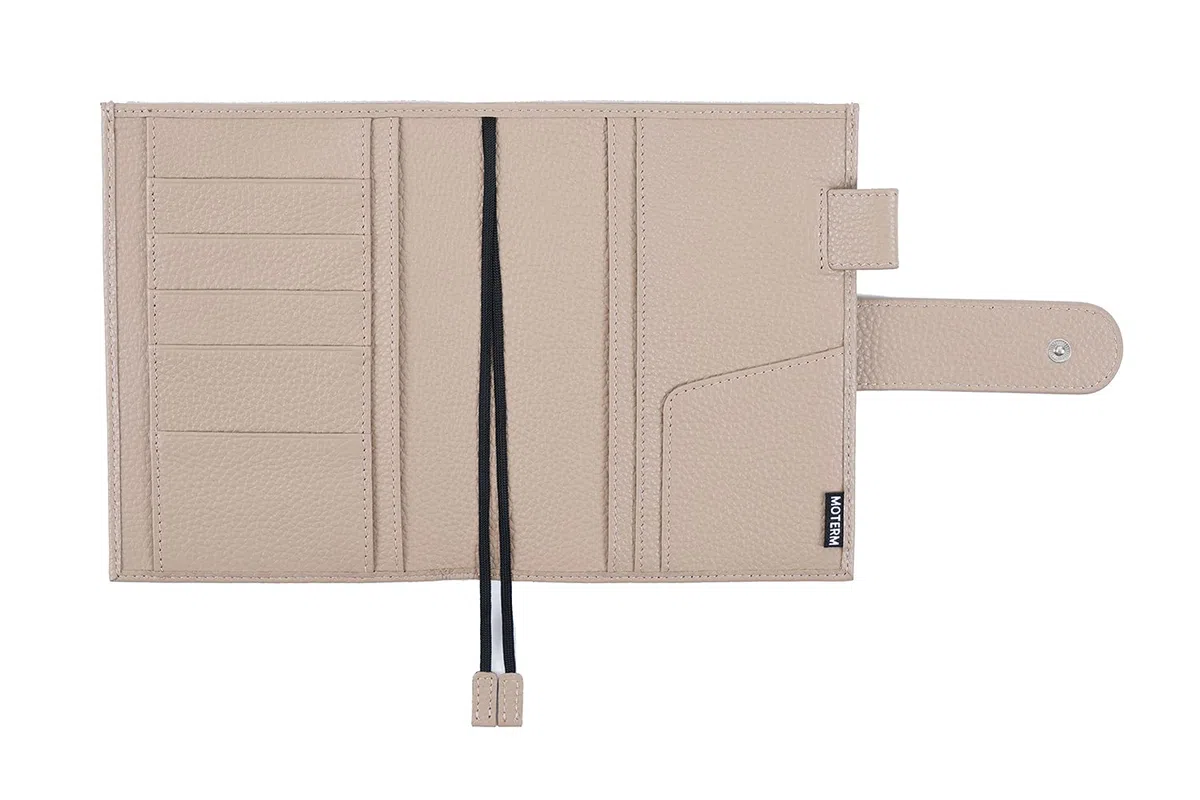 Moterm Funda de cuero para cuaderno A6 - Compatible con Hobonichi Cousin, Stalogy y Midori MD Planificador, con portalápices, tarjetero y bolsillo trasero (Gris-Taupe)
