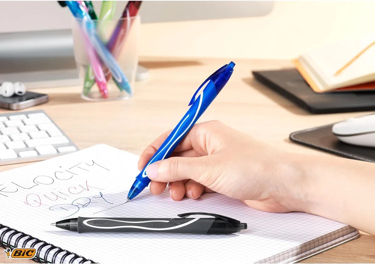 BIC Gel-ocity Quick Dry Bolígrafos Tinta en Gel Punta Media (0,7 mm) - Rojo, Caja de 12 Unidades - Bolígrafo retráctil con tinta de secado ultrarrápido (Paquete de 3)