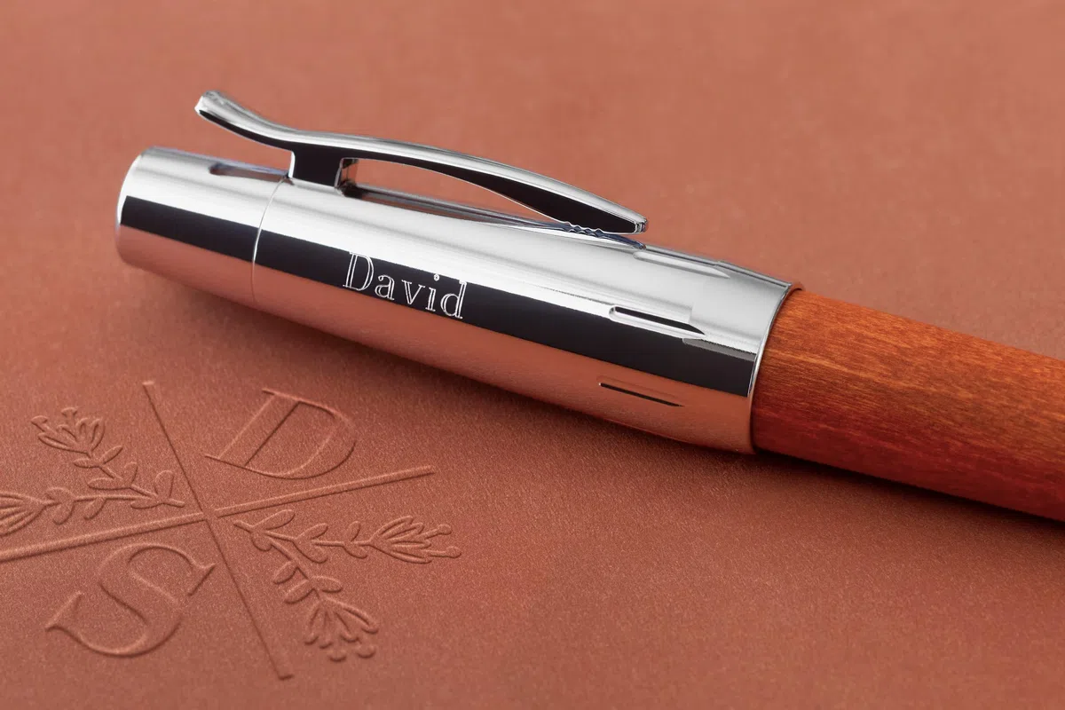Faber-Castell 148382 - Bolígrafo E-motion - Cuerpo en Madera de Peral - Marrón Coñac - Trazo B