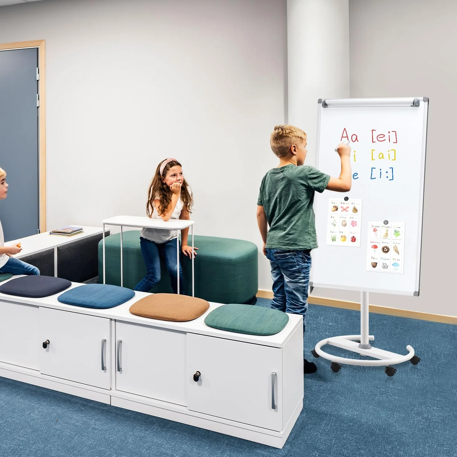 S SWANCROWN Pizarra Blanca Magnética Móvil 100x70cm, Pizarra Magnetica con Ruedas,Altura Ajustable, Pizarra Blanca con Soporte para Oficinas,Enseñanza