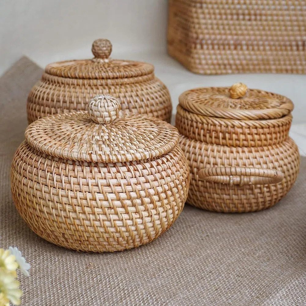 Cesta redonda de ratán con tapa, cesta de almacenamiento de ratán, para caramelos, agujas e hilo, llaves, monedas y objetos pequeños, organizador de joyas, cesta de aperitivos, organizador de