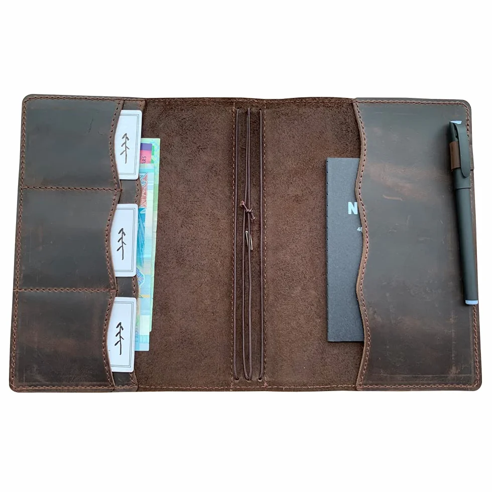 Cubierta para Cuaderno de Viajeros newestor con Bolsillos Interiores, Ranuras para Tarjetas y Soporte para Bolígrafo, Tamaño A5, Marrón Oscuro