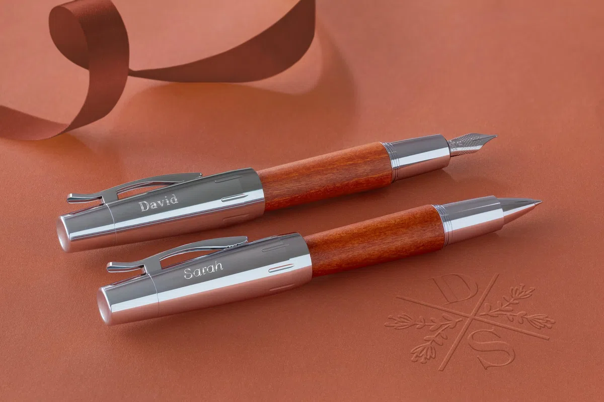 Faber-Castell 148382 - Bolígrafo E-motion - Cuerpo en Madera de Peral - Marrón Coñac - Trazo B