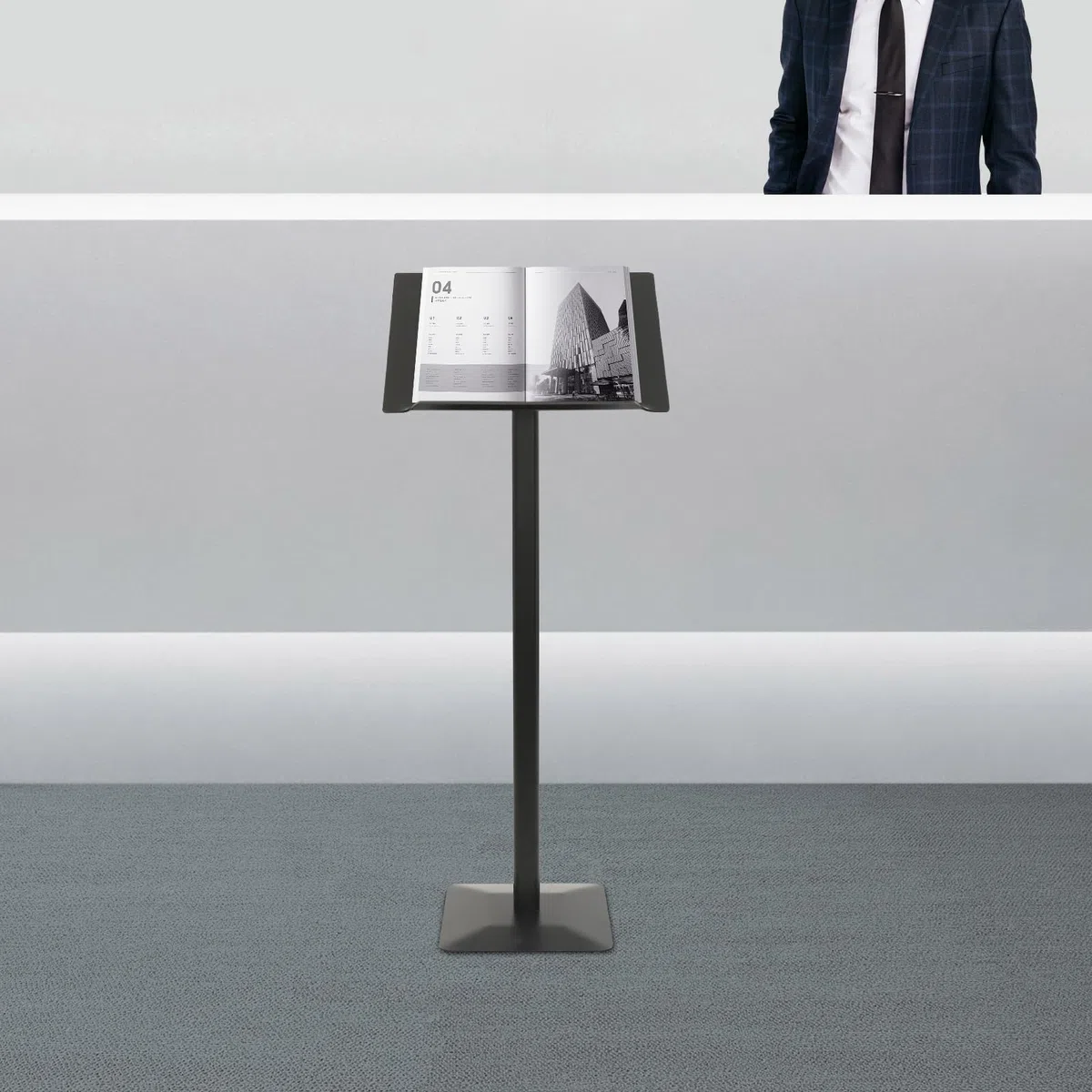 Soporte de información con base firme antideslizante que evita el deslizamiento, soporte de metal ajustable, adecuado para menús, carteles y anuncios. Dimensiones: 49 x 35 cm