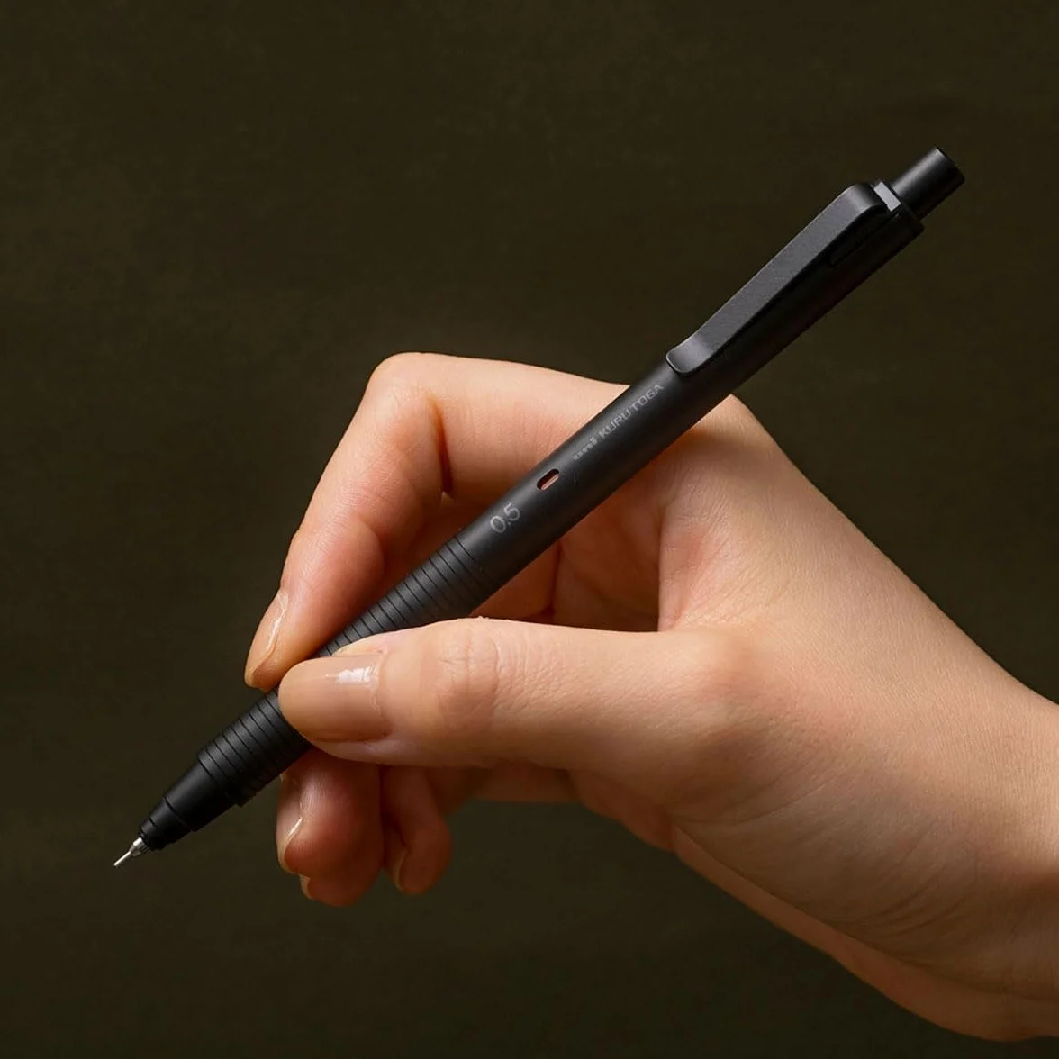 Mitsubishi Pencil Uni Kuru Toga M5KH1P.24 Portaminas, rotación automática de minas, punta fina de 0,5 mm, cuerpo de metal, color negro