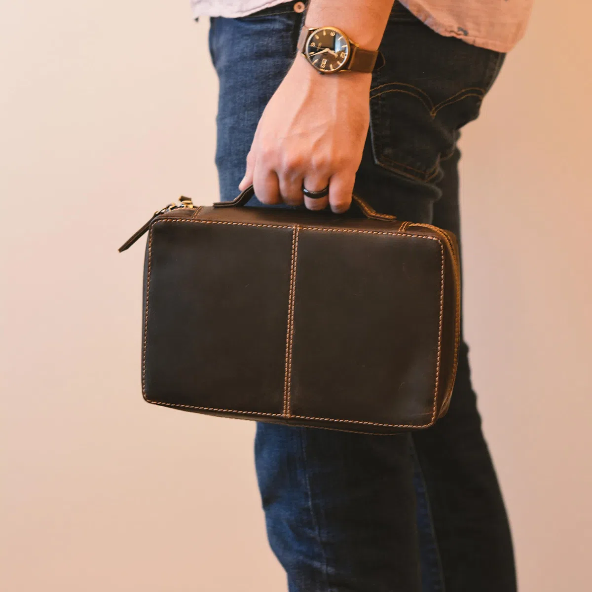 Hunter & Scribe Leather Fundas para la Biblia para hombres y mujeres - Cuero de búfalo de grano superior - Funda de piel auténtica para la Biblia con bolsillos, cremallera y marcapáginas - Funda para