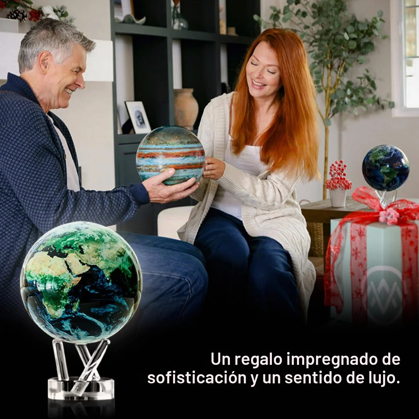 MOVA Globe - Tierra con nubes Clásico (4,5") | Globo autorrotativo alimentado por luz | Movimiento silencioso, sin pilas ni cables | Decoración de escritorio única o regalo para amantes del espacio