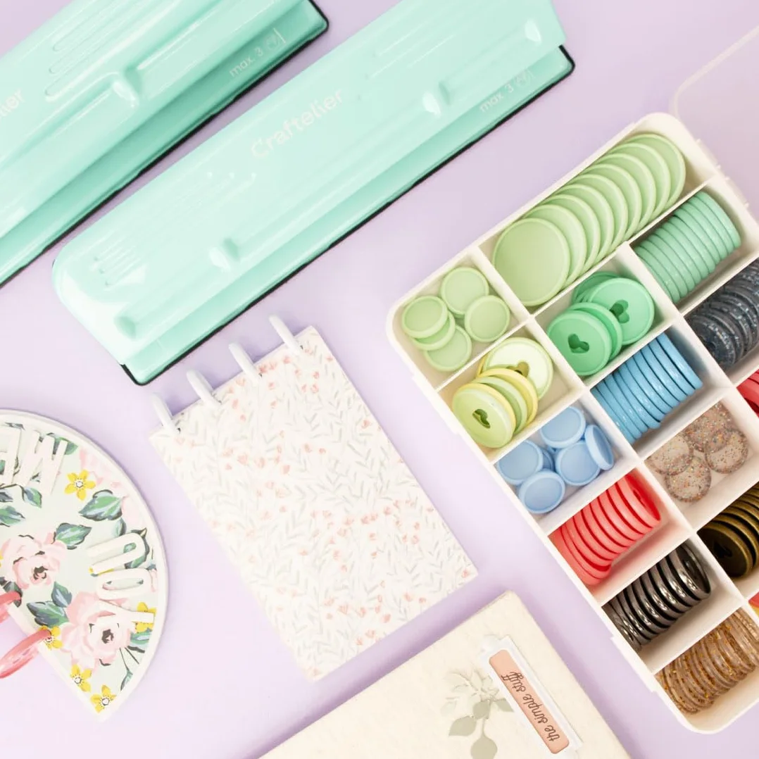 Craftelier - Perforadora de 11 Agujeros para Planners de Disco XL, Agendas o Cuadernos Especial para Scrapbooking | Capacidad de Perforación para 3 Papeles de 90 g/m2 | Tamaño Aprox. 32 x 9 x 5 cm