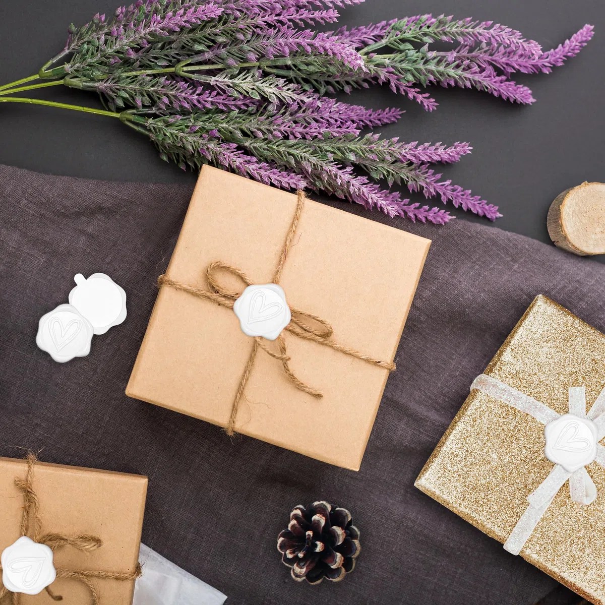 50 sellos de cera autoadhesivos, diseño de corazón, para bodas, invitaciones, regalos, cartas (blanco)