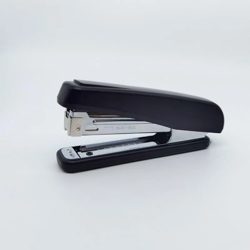 Grapadora Grapadora de tamaño mediano que ahorra mano de obra, grapadora de escritorio profesional, mini grapadora de oficina engrosada, adecuada for encuadernación de documentos de oficina Máquina Gr