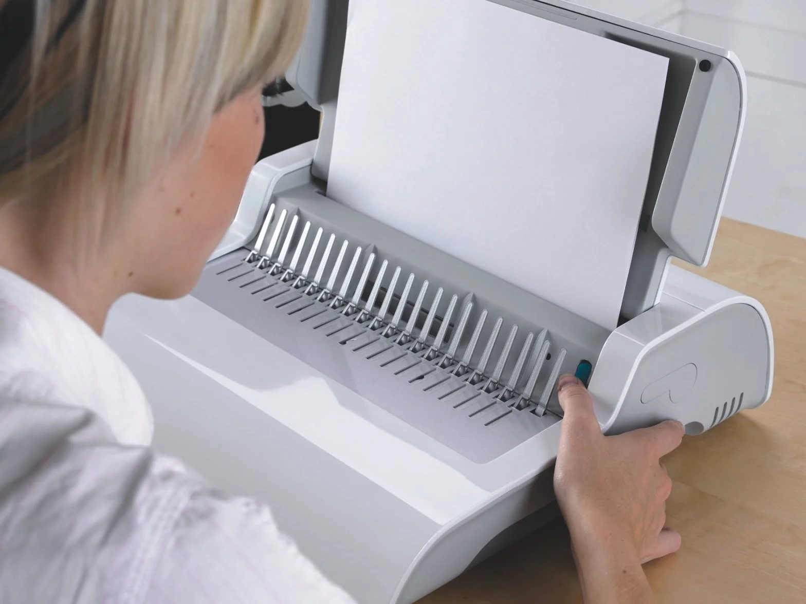 Fellowes Pulsar E 300 - Encuadernadora eléctrica de canutillo de plástico, uso frecuente