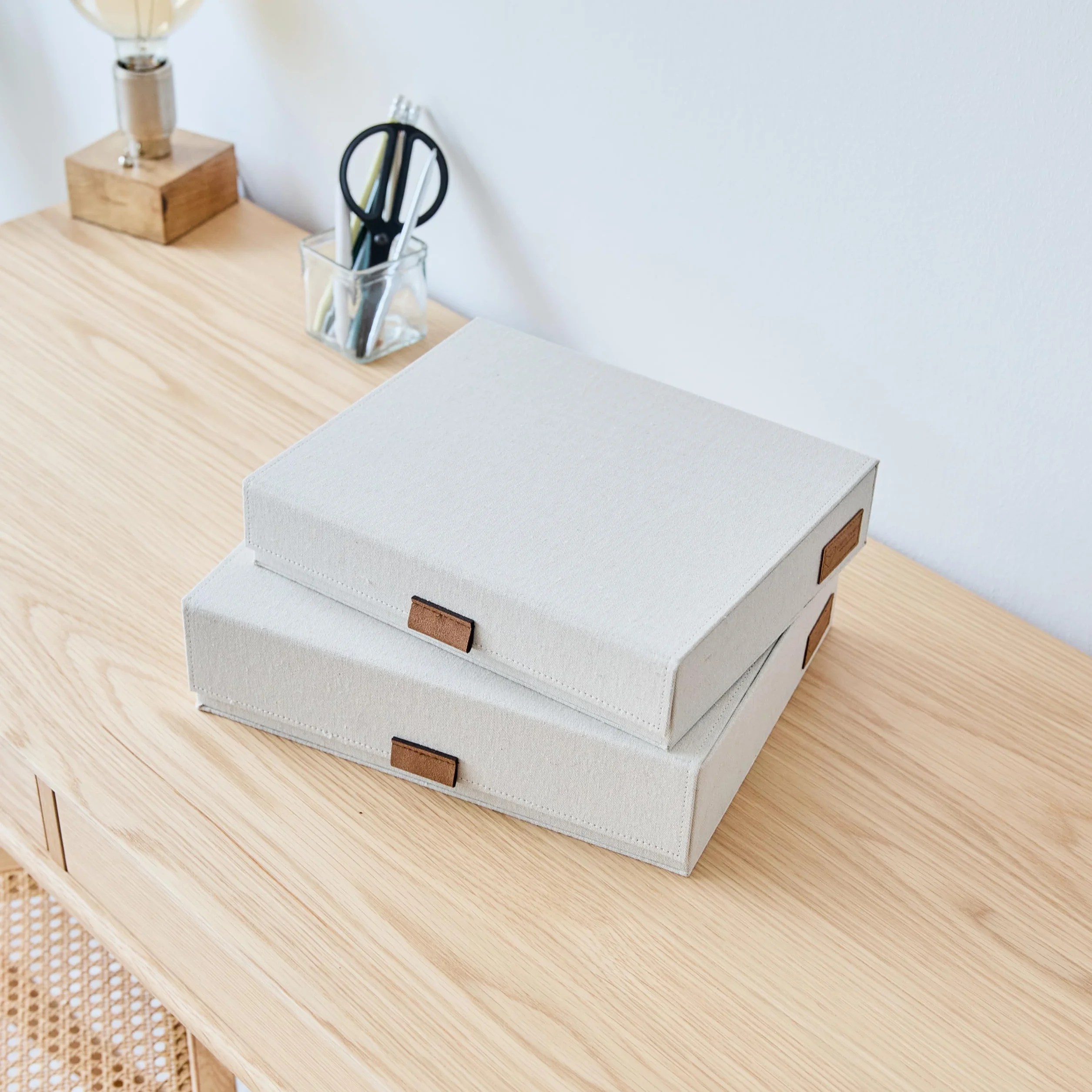 LOVE !T STORE !T 2 cajas de almacenamiento premium con tapa – Caja de documentos – A4 – Tela de lino – Cierre magnético – Tapa abatible – Beige – 28 x 23 x 6 cm & 31 x 25 x 8 cm | Caja organizadora con tapa magnética de lino, ideal para papel A4, 2 cajas