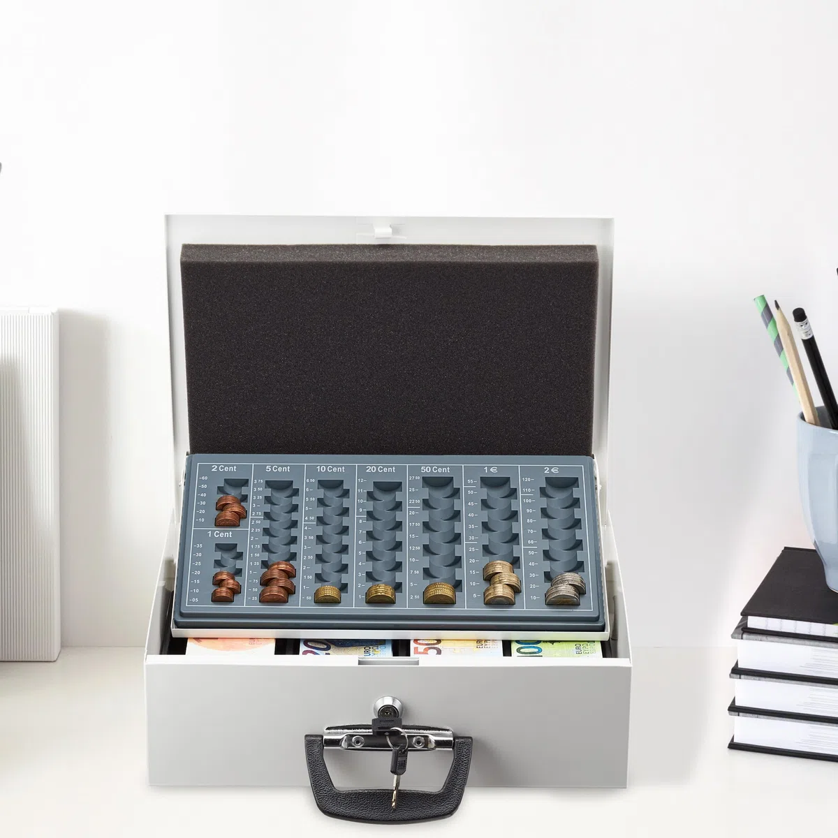 Relaxdays Caja de Dinero con Contador de Monedas, Cerradura con Llaves, de Hierro, 11,5 x 36 x 28,5 cm, Blanco
