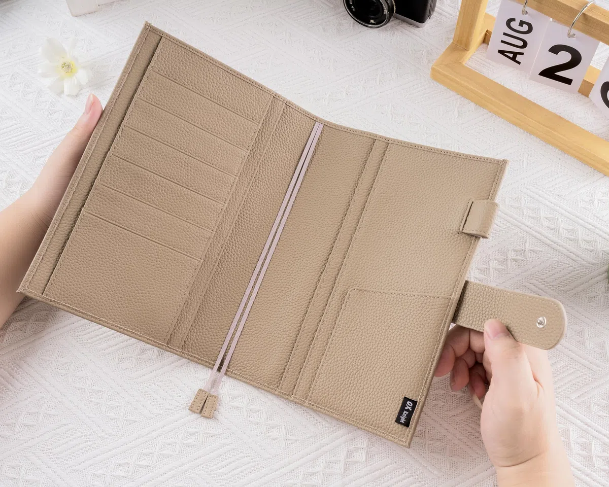 Ox Knight - Funda de cuero A5 para planificador, compatible con Hobonichi Cousin, Stalogy, Midori o Leuchtturm1917, portabolígrafo, ranuras para tarjetas, bolsillo trasero y marcadores (gris pardo)