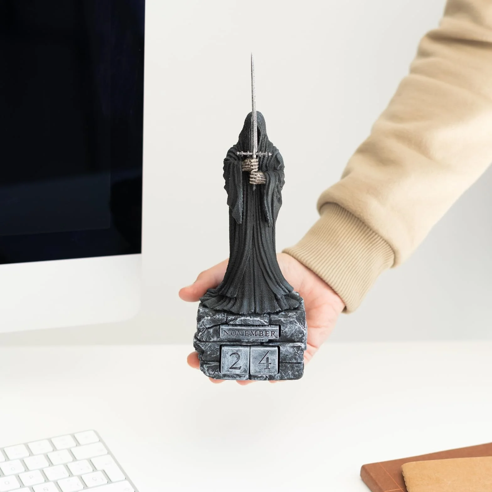 Calendario Perpetuo El Señor de los Anillos 3D - Figura Nazgûl para Decoracion Habitacion │ El Señor de los Anillos Regalos Merchandising (23x8,5cm)