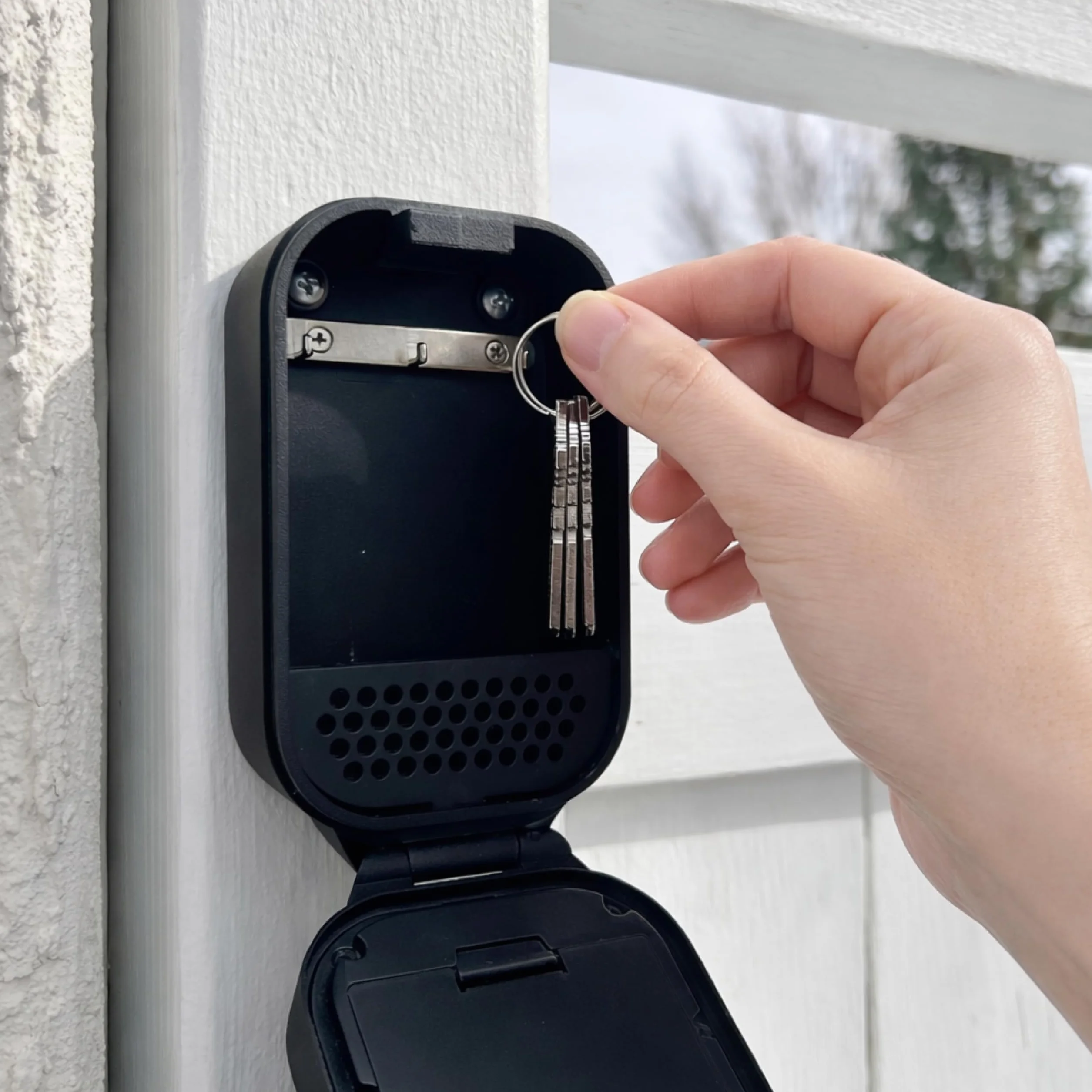 igloohome Caja de seguridad inteligente impermeable con códigos PIN sin conexión y control de aplicación Bluetooth