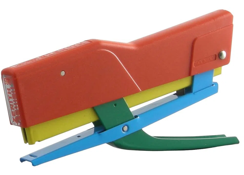 Grapadora Zenith art. 590 MIX color rojo amarillo verde azul