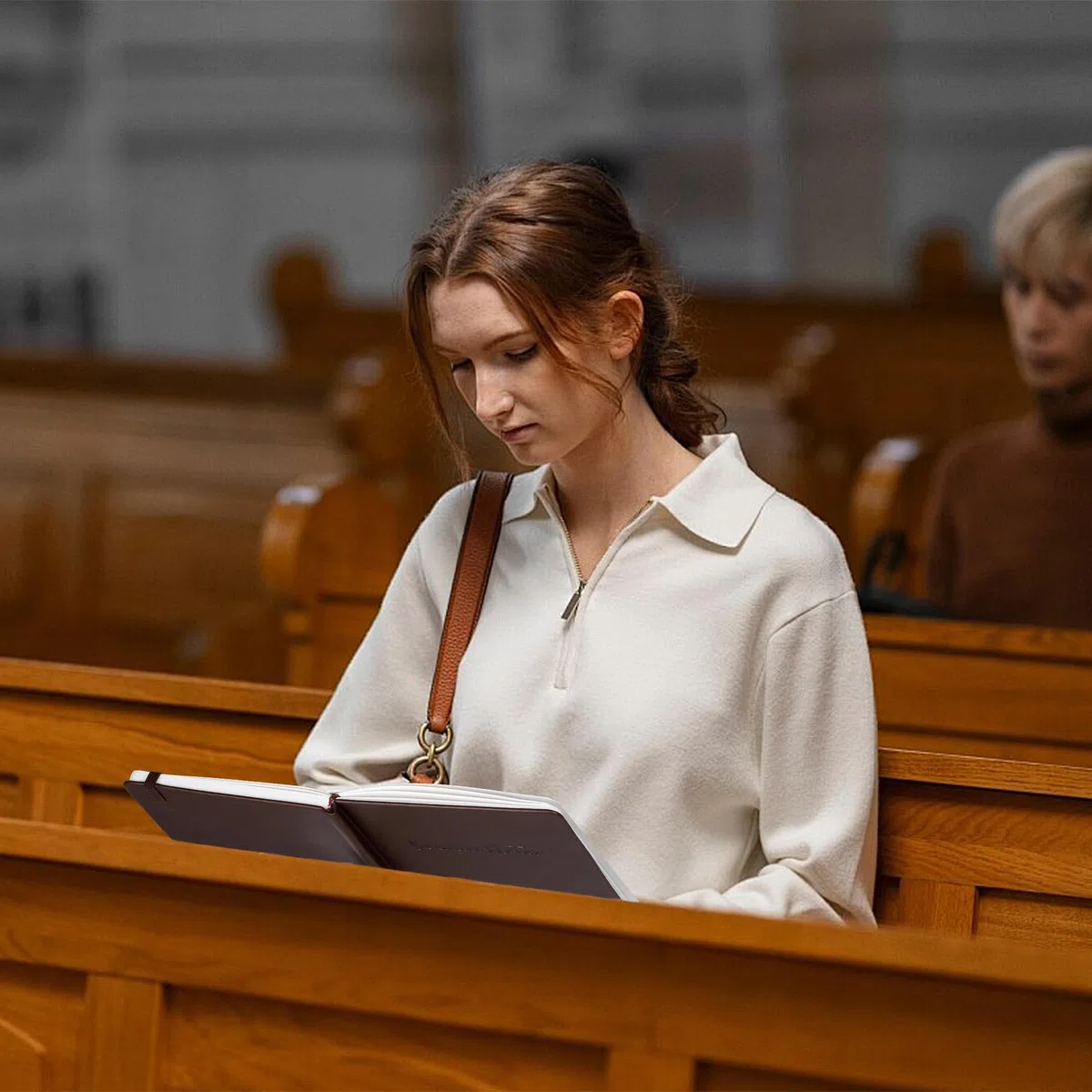 GiftNest Cuaderno de notas de sermón, diario de notas de iglesia y cuaderno de estudio bíblico para cristianos, diario de sermón de tapa dura con lazo para bolígrafo, 200 páginas para Escrituras y