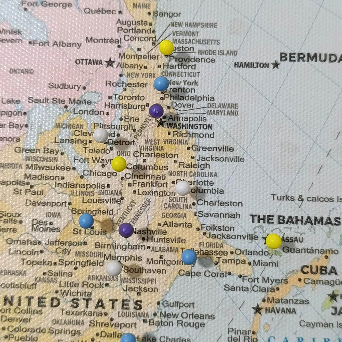 AuthaGraph - Póster de mapa del mundo, mapa de viaje personalizado con chinchetas, mapa de pared de autógrafo clásico, póster de globo preciso, mapa enmarcado del mundo en lienzo, regalo de geografía