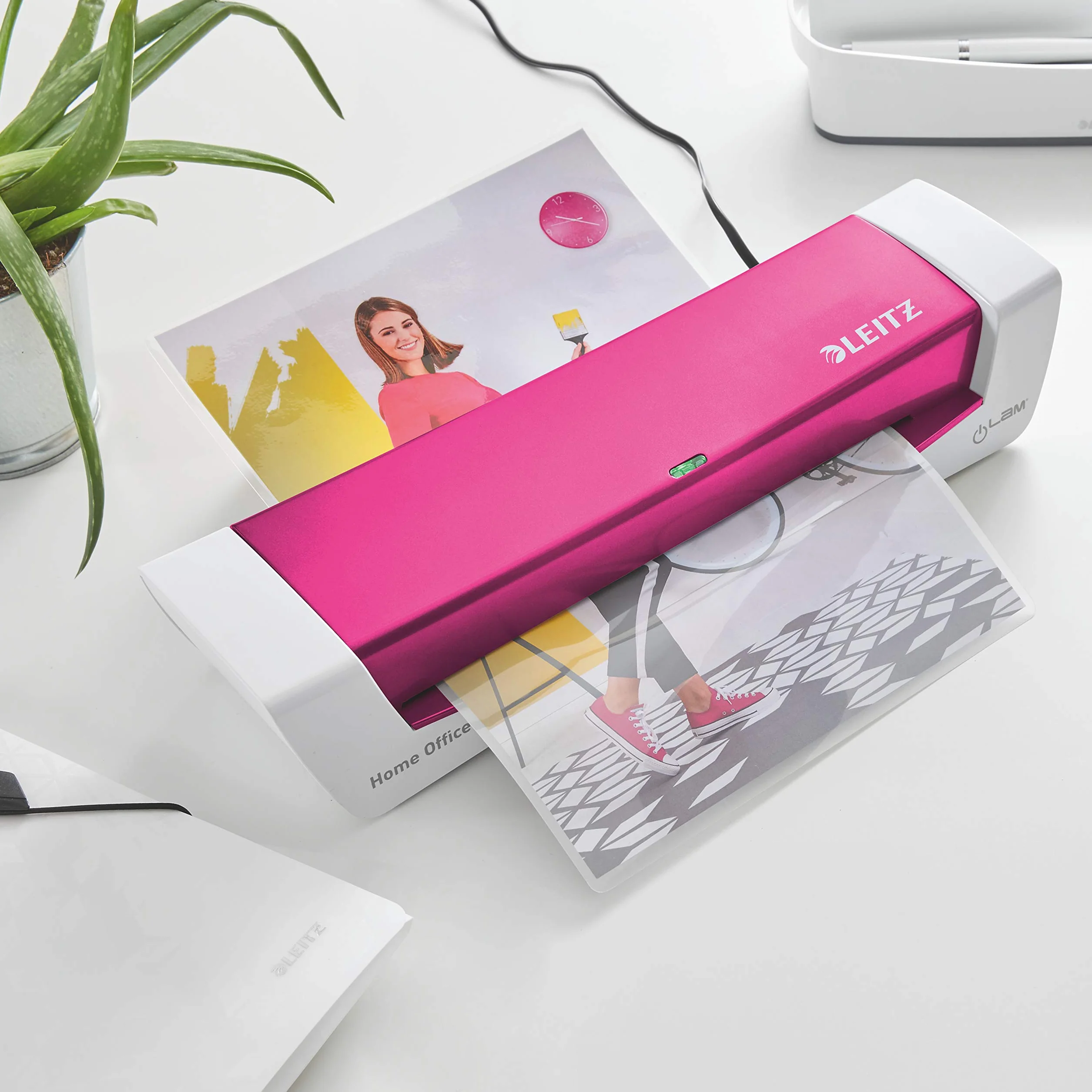 LEITZ 73680023 - Plastificadora térmica iLAM Home Office DIN A4 color blanco/fucsia