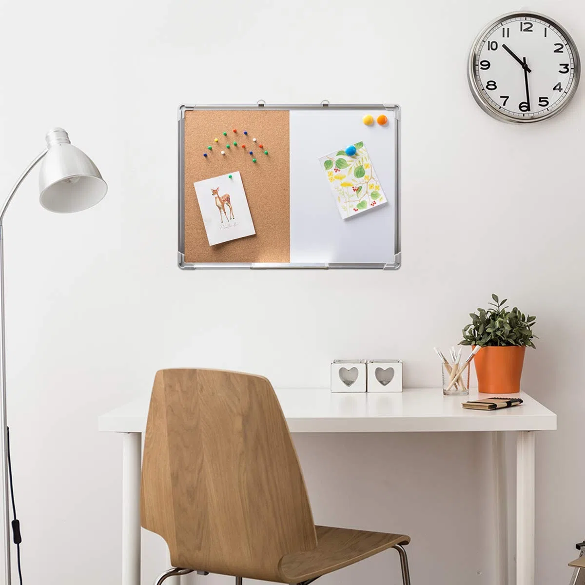 DOEWORKS Pizarra Mixta 60 x 45cm Pizarra Magnética Blanca & Tablón de Corcho, Pizarra Combinada Doble Cara, Tablero de Anuncios para Hogar Oficina Escuela