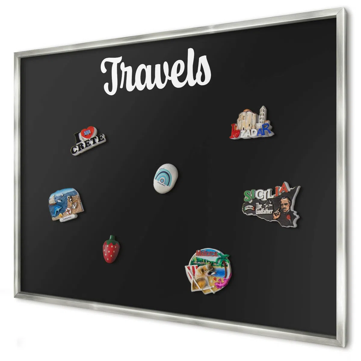 Panel Magnético 100x70 cm | con Marco Plateado | Travels | Montaje Fácil | Organizador de Pared | Para Recuerdos de Vacaciones | Expositor de Imanes de Nevera y Postales | Para Cocina