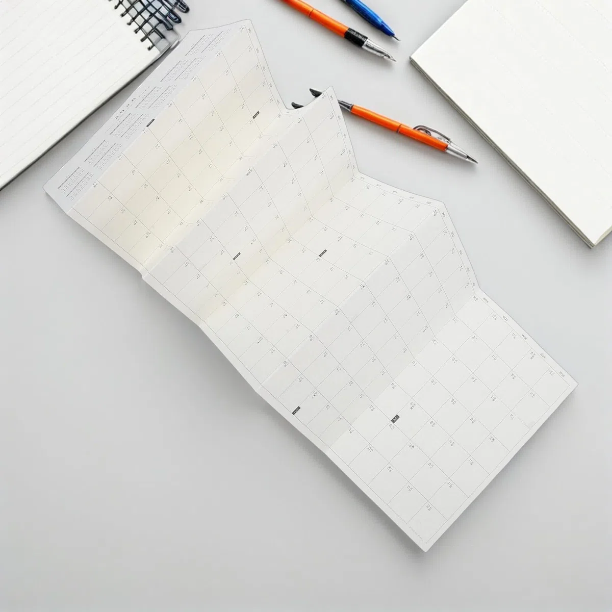 Recambios de Agenda Diaria A6 2026, Inserciones de Calendario Anual Plegables de 7 Pliegues, Papel para Planificador con 6 Agujeros, Pack 4 Hojas para Organización y