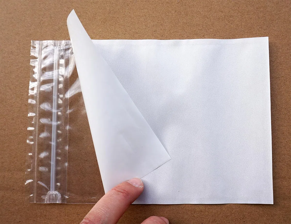 Bolsas con cierre de cremallera para documentos y etiquetas de envío adhesivas transparentes de 6.7 pulgadas x 10 pulgadas (paquete de 50)