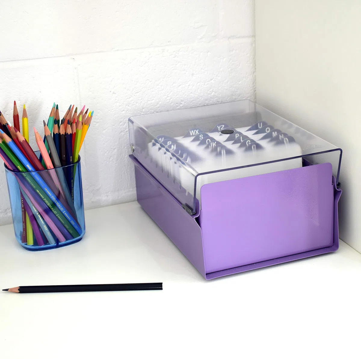 Acrimet Porta Tarjeta 4"x 6", Organizador de Fichas, Base de Metal Resistente (Incluye Índice AZ y un Divisor de Plastico) (Base Morado y Tapa de Plástico Transparente)