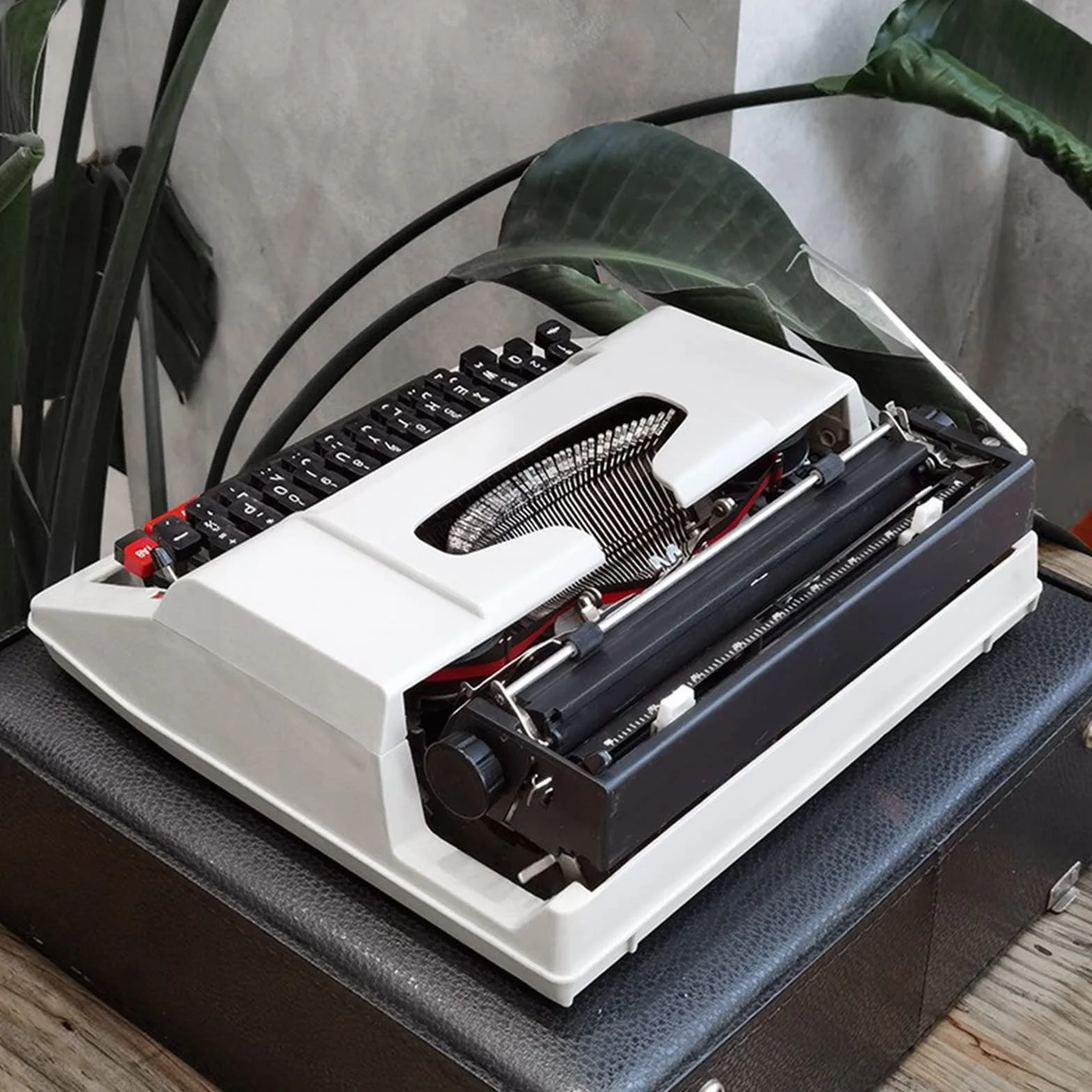 Máquina de Escribir, Escribir Manual clásico Vintage, Maquinaria Inglesa, Uso Normal, con cinturón Negro Rojo