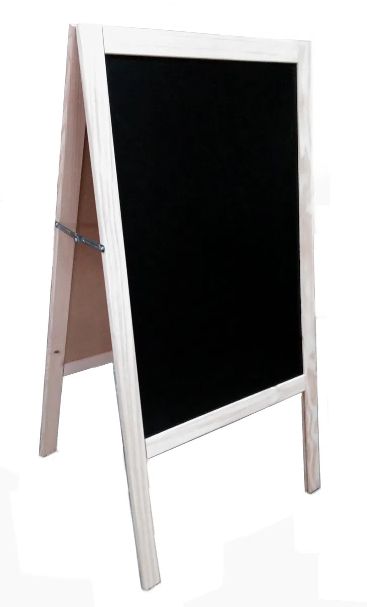 PIZARRA CABALLETE NEGRA en MADERA DE PINO NATURAL. EL COLOR DE LA PIZARRA ES PINO, NO ESTÁ PINTADA EN BLANCO. 120x60cm Válido para rotulador de tiza líquida y tiza convencional. 2 CARAS
